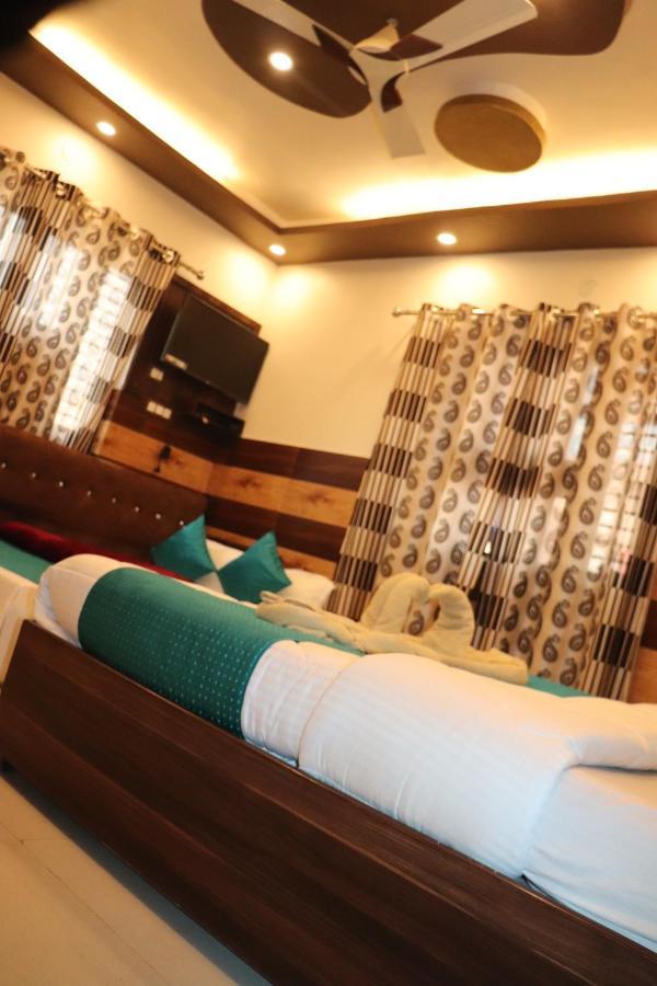 Hotel Famous Haridwar Exterior photo