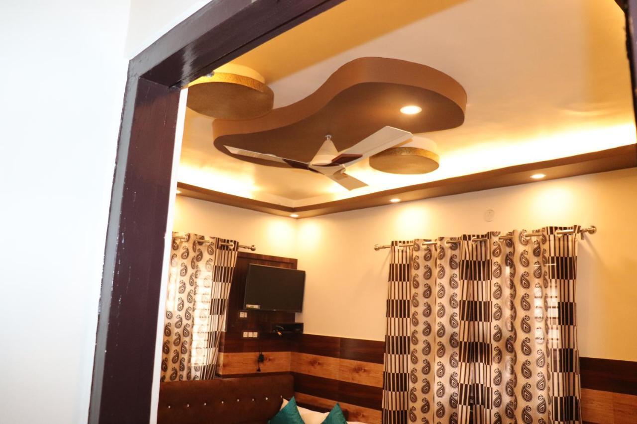 Hotel Famous Haridwar Exterior photo