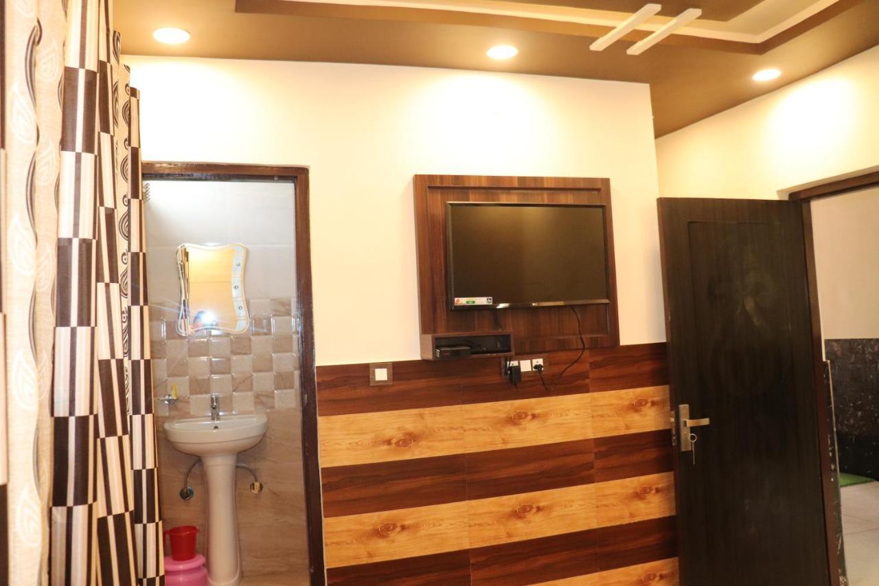 Hotel Famous Haridwar Exterior photo