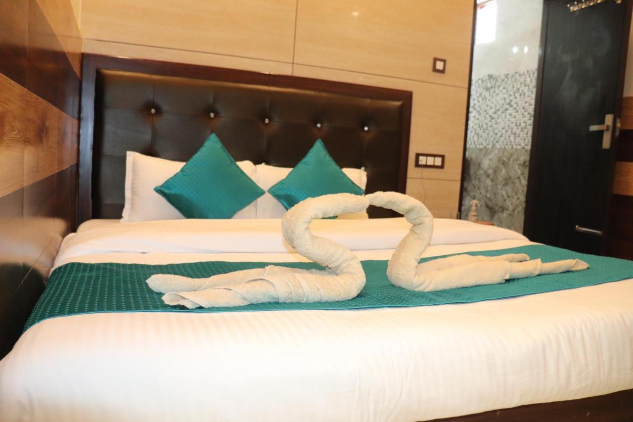 Hotel Famous Haridwar Exterior photo