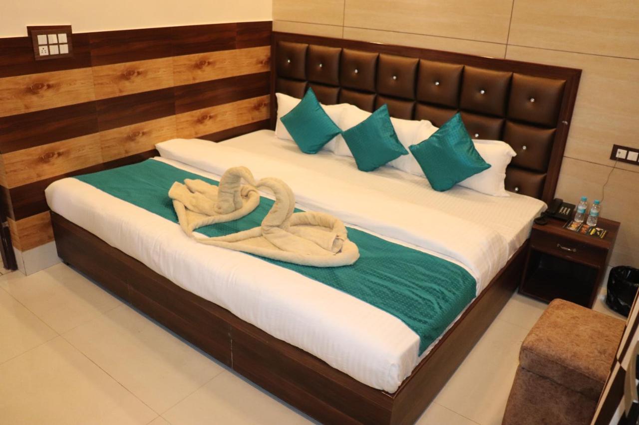 Hotel Famous Haridwar Exterior photo
