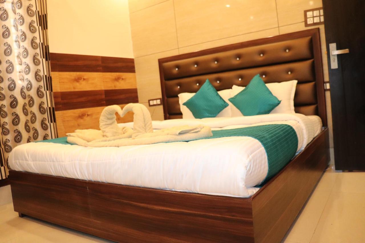 Hotel Famous Haridwar Exterior photo
