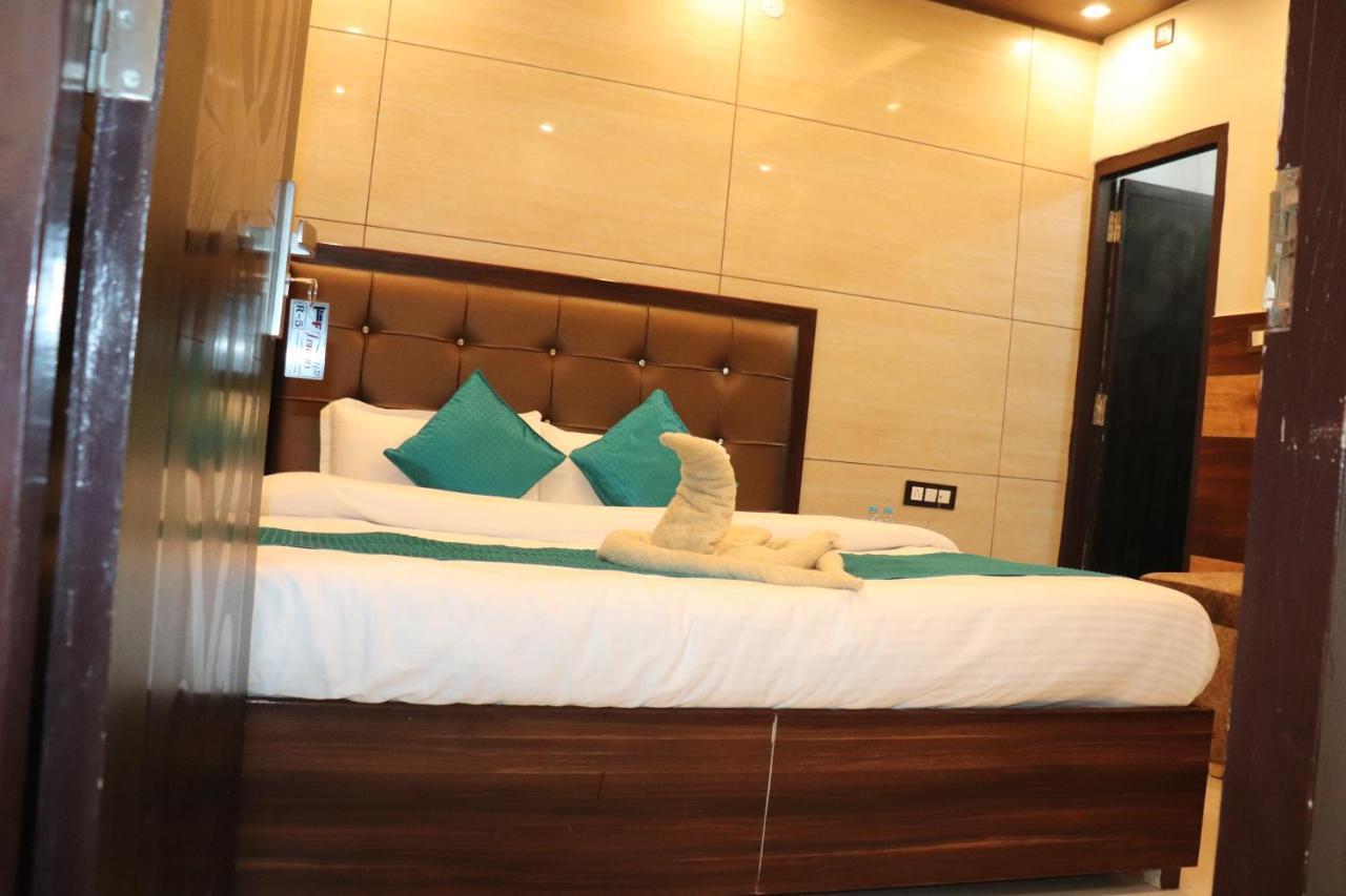 Hotel Famous Haridwar Exterior photo